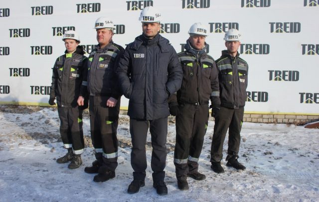 Сервисная команда компании Трейд, Виталий Лиходед в центре